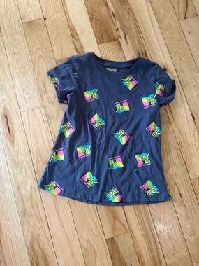 Girls MTV Logo All Over Print Graphic T-Shirt Grey Size 10/12